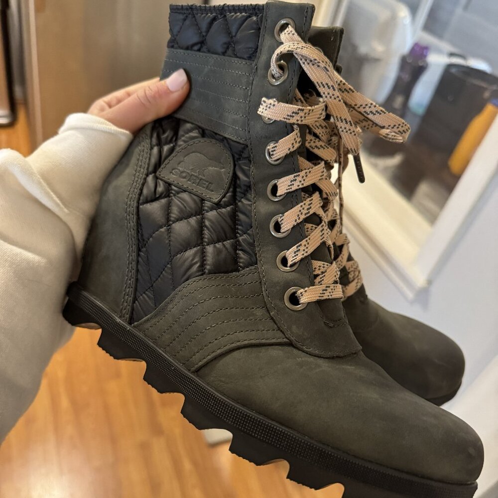 Sorel Womens Lexie Wedge Size 9.5 Green Slate Lace Up Wedge Bootie - Waterproof!